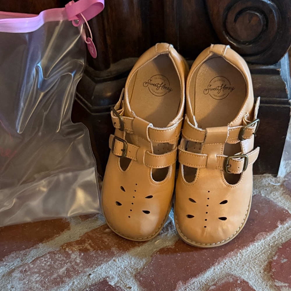 Sweet honey size 12 girls light brown shoes
